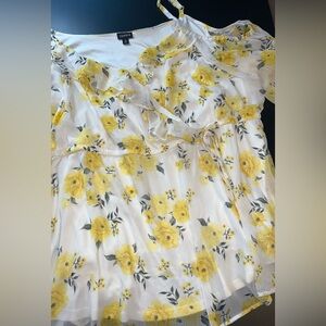 Torrid Chiffon Floral Print Cold Shoulder Blouse Size 5 (5X) EUC